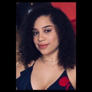 Meet your Posher, Ester